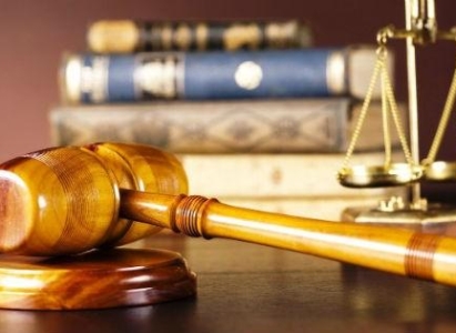 Bên cho thuê khóa cổng và cho người khác thuê